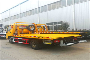 皋兰附近拖车救援搭电